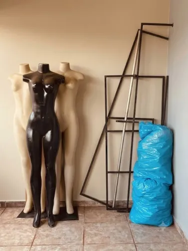 Manequins e itens de loja