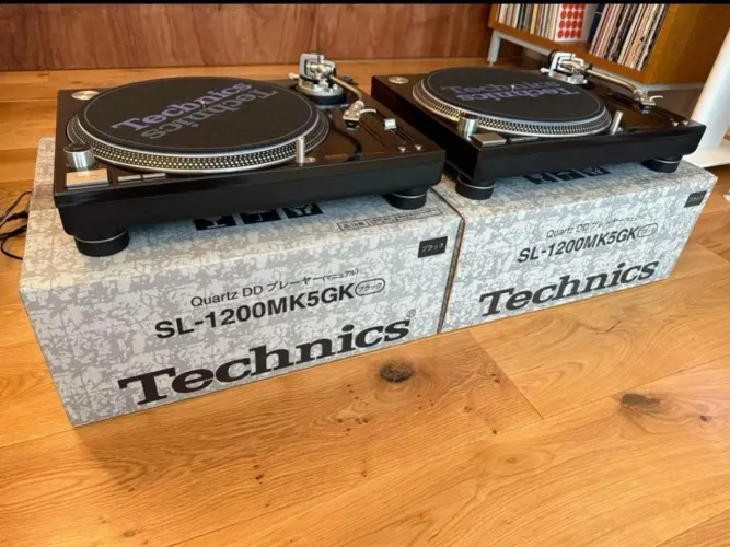 Technics SL1200 MK5G