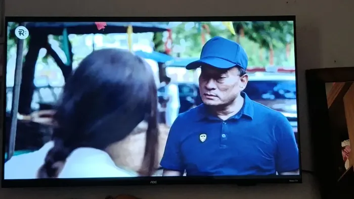Vendes um TV 43 polegadas