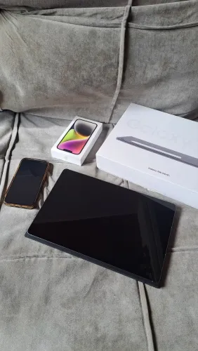 Iphone 14 em ótimo estado e tablet S10 FE completo!