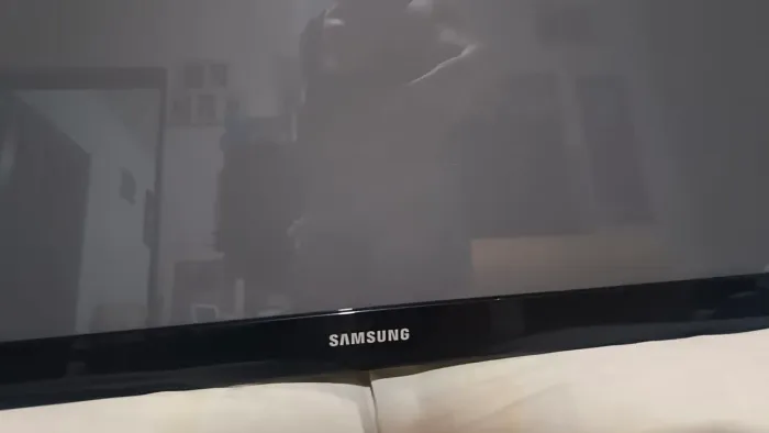 Tv de plasma 43 polegadas sem marcas sem defeito.