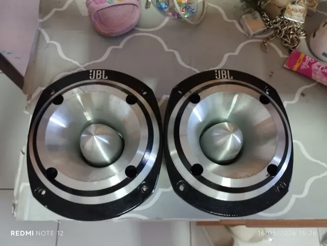 Twitter JBL 450 semi-novo