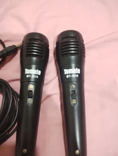 Vendo 2 microfone da marca Tomate 