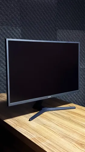 Monitor Samsung 32 polegadas 4K - Super conservado