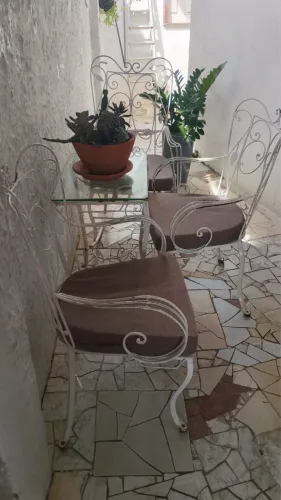 Conjunto de 3 cadeiras e uma mesa