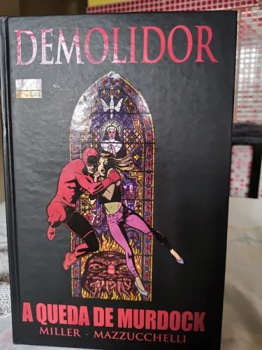 DEMOLIDOR: A QUEDA DE MURDOCK E AMOR EM VÃO