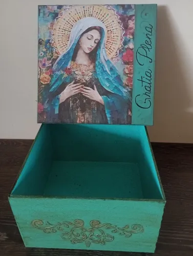 Caixa Nossa Senhora decorativa em MDF