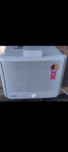 Ótimo aparelho de ar condicionado da Consu digital com controle de 10 mil BTUs...