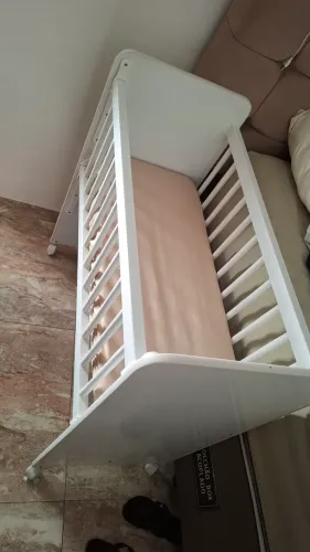 Mini berço lado da cama nunca usado