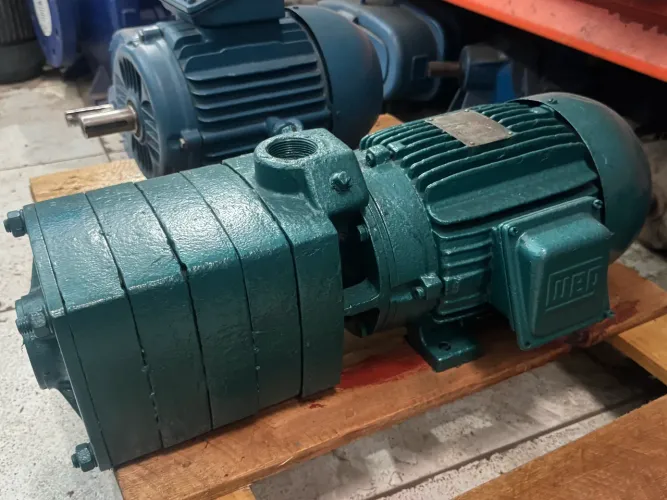 Bomba d?água multiestagio 5CV 220/380V trifásico 
