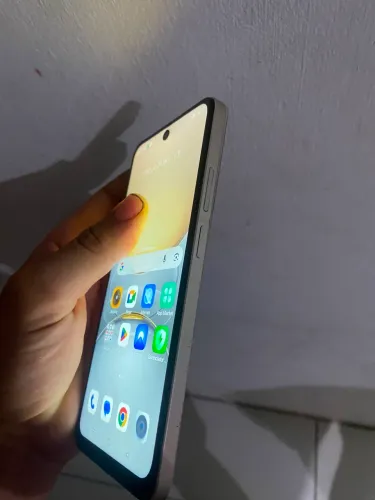 Celular realmi C75
