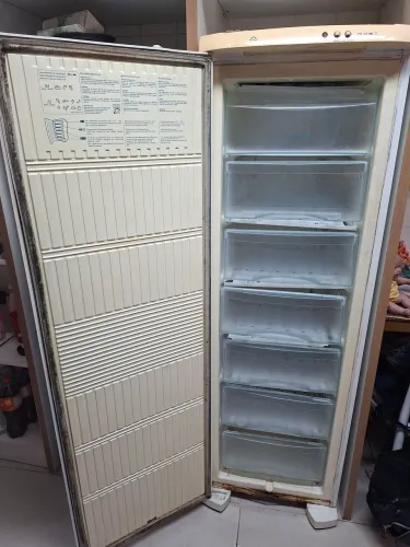FREEZER ELETROLUX FE 26