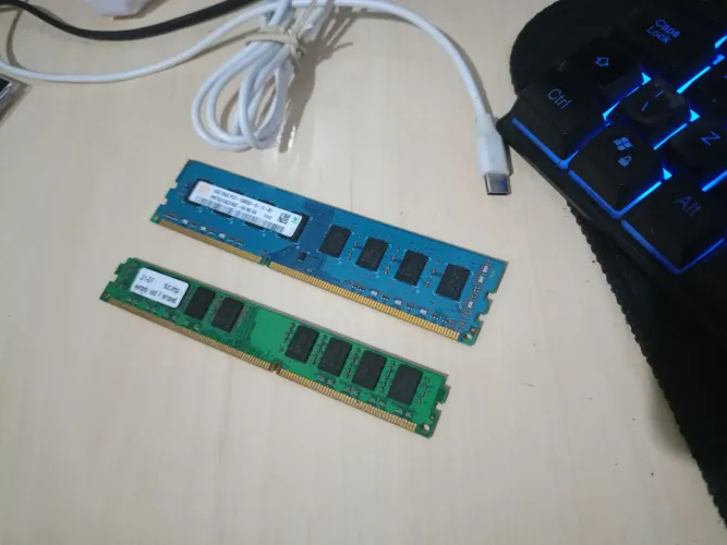 2 x Memória Ram 4gb (DDR3)