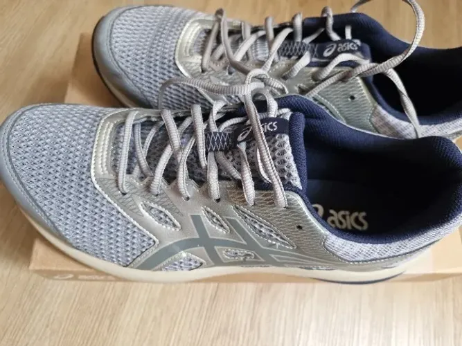 Tênis asics