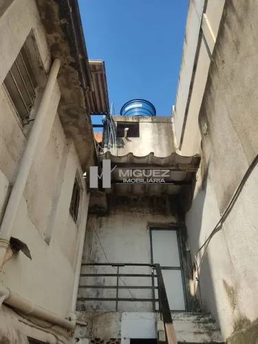 VENDO SOBRADO EM RUA BARÃO DE UBÁ. IDEAL PARA HOSTEL OU CONSTRUÇÃO DE PEQUENOS APARTAMENTO