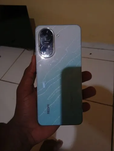 Celular Redimi A05 semi-novo
