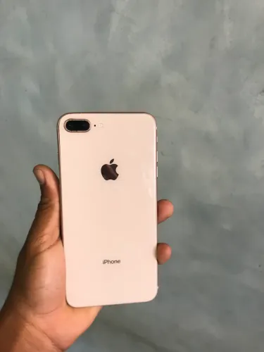 iPhone 8 Plus