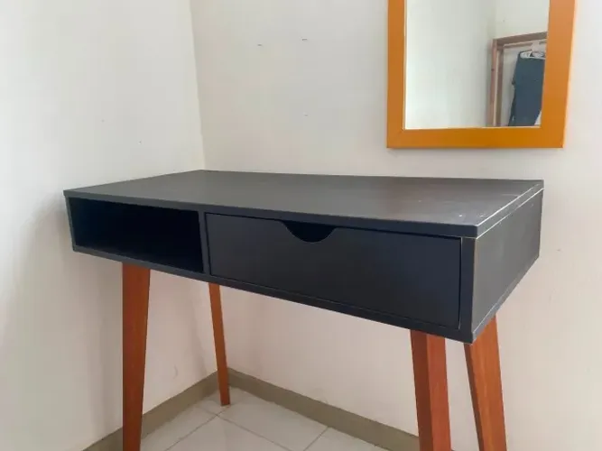 Escrivaninha Preta