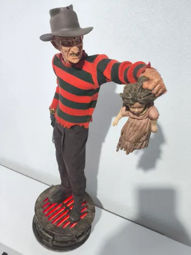 Freddy Krueger Sideshow Premium Format 