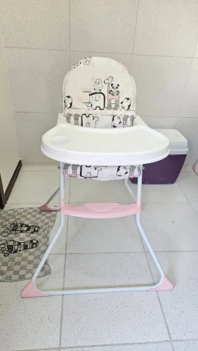 VENDO UMA LINDA CADEIRA DE ALIMENTAÇÃO GALZERANO GIRAFA ROSA