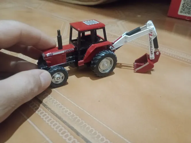 Miniatura tratores e implementos fazendinha 