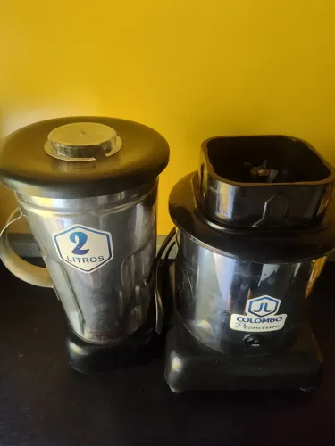 Vende-se Liquidificador Industrial 02 litros 220v
