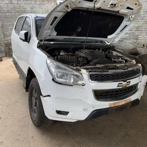 Sucata de s10 ltz manual 200cv 2.8 pra retirar peças