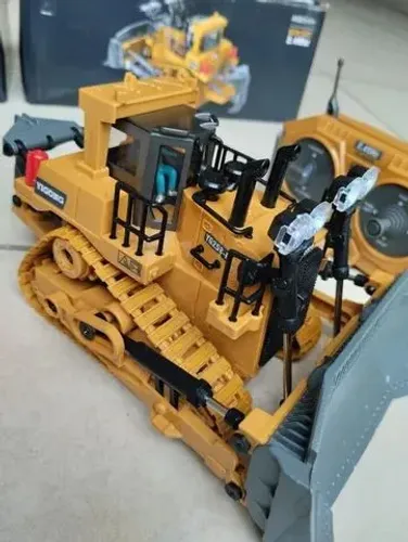 Trator Escavadeira Controle Remoto 9 Canais Bateria Recarreg