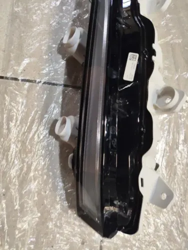 farol drl led direito dente de sabre do peugeot 208 21 23