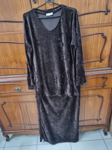 Conjunto de blusa e saia feminina tamanho G