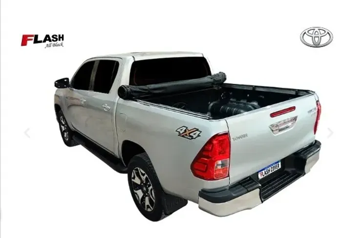 Lona Marítima Flash Cover All Black da Hilux 2016 em diante