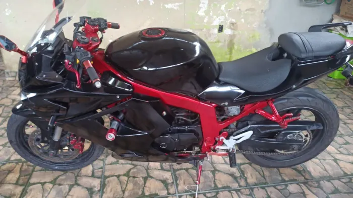 Vende-se uma comet GTR250