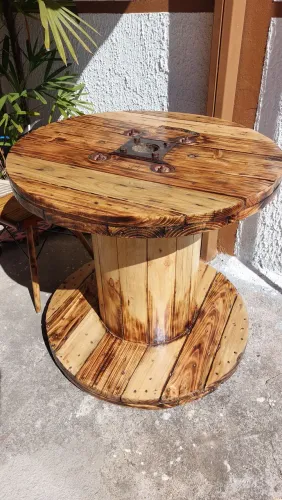 Mesa de madeira carretel rústica 