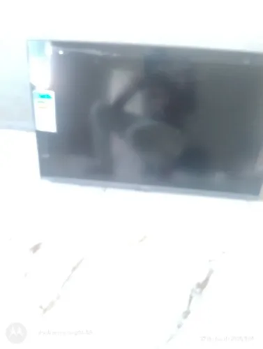 Tv nova porém com tela quebrada 