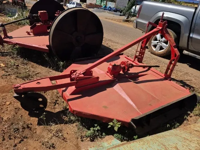 Roçadeira de arrasto hidráulica 