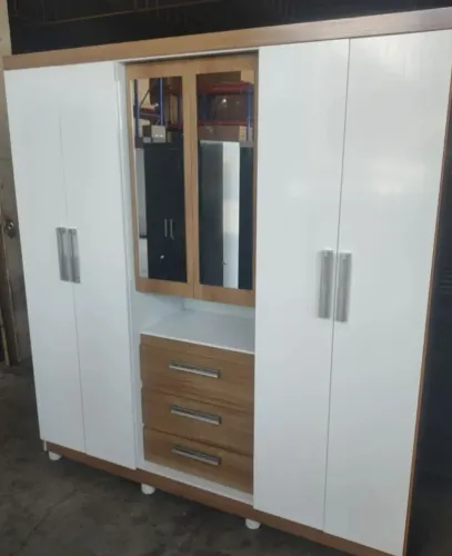"Organização Completa: Guarda-Roupa Lázaro 6 Portas, 3 Gavetas, 100% MDF ? Montagem Inclus