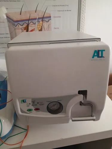 Autoclave para esterilização de instrumentos
