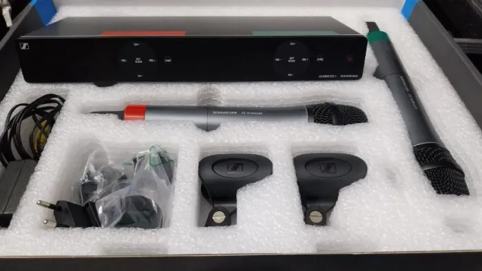 Microfone de mão duplo Sennheiser Inal XSW1835 de sistema duplo