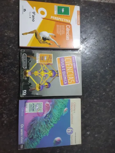 Três Livros de Ciências do Ensino Fundamental 