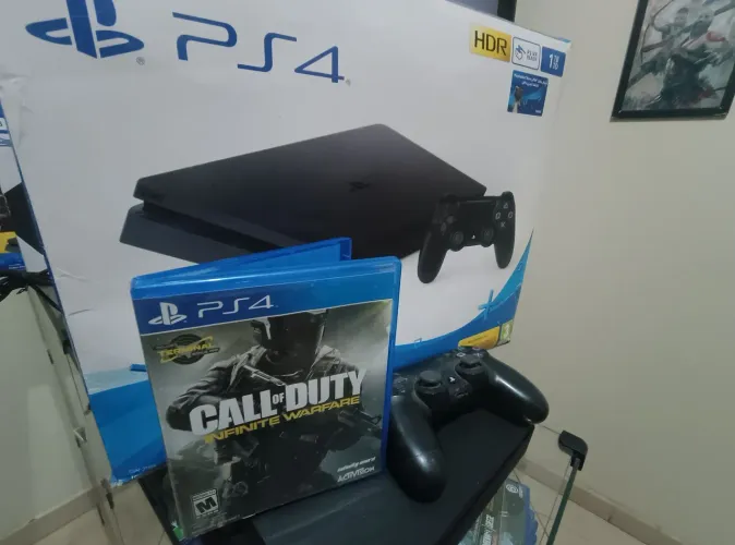 Playstation 4 com Jogo Call of Duty: Infinite Warfare