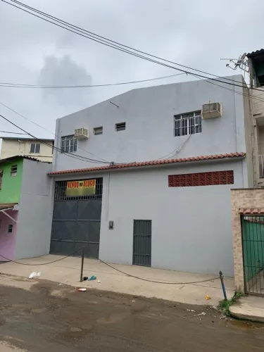 Galpão frente de rua 400m2 na Covanca. Excelente custo benefício!