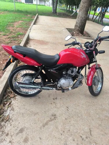Moto Honda fan 125 carburada.
