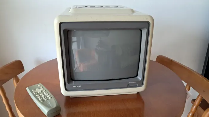 Tv Semp 10 polegadas AV