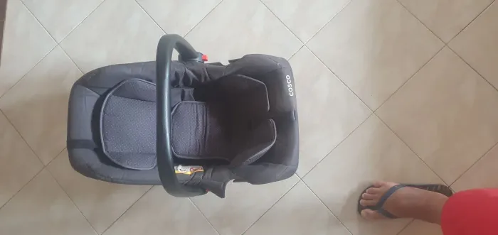 Vendo bebê conforto 