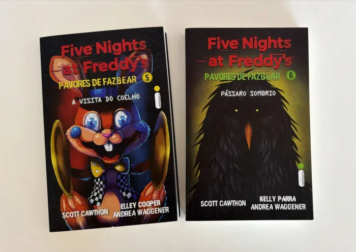 A Visita Do Coelho E Pássaro Sombrio  Five Nights At Freddys Pavores De Fazbear Vol 5 e 6