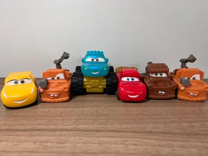 Coleção de Carrinhos Cars McDonalds 