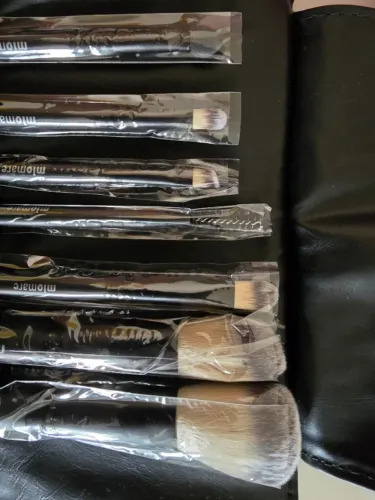 Kit de pincéis de maquiagem novos com estojo