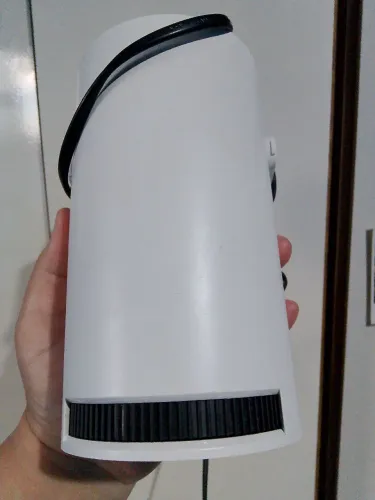 Estou vendendo projetor HY300 por não usar mais, ele é novo e bem cuidado 