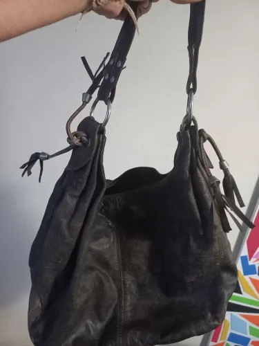 Bolsa de couro + pulseiras