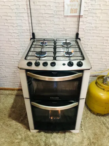 Fogão Eletrolux 4 bocas 2 fornos